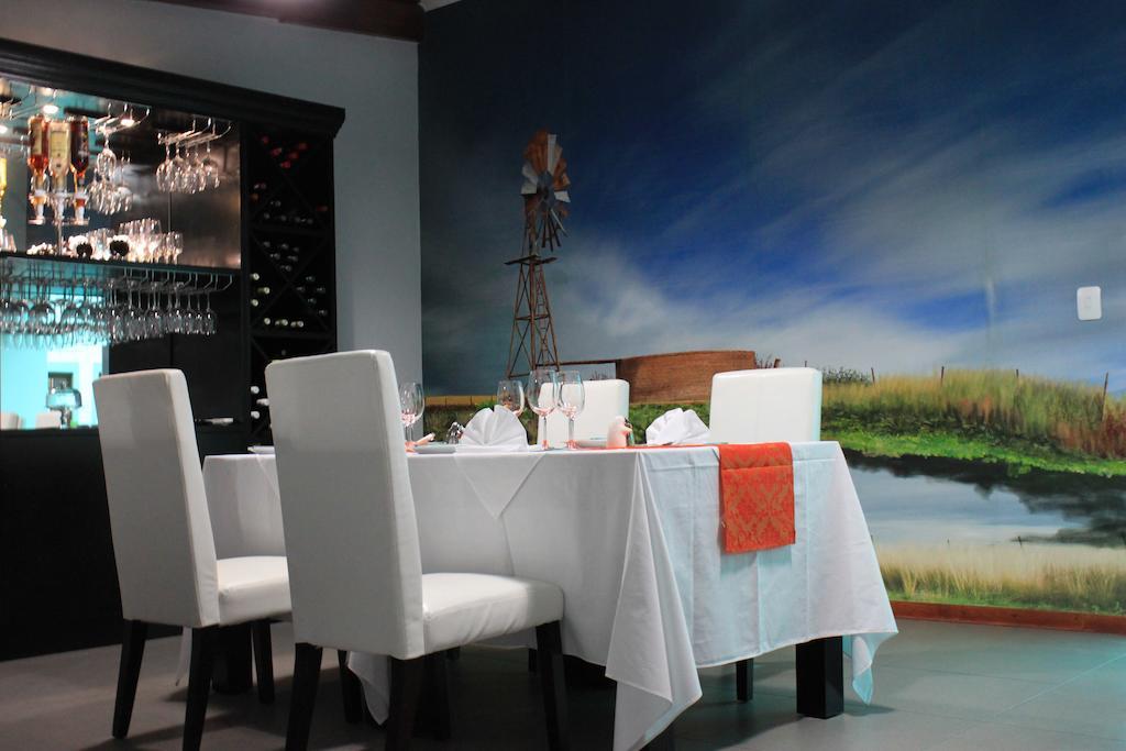Yalla Yalla Boutique Hotel Witbank Extérieur photo
