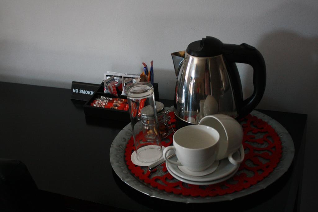 Yalla Yalla Boutique Hotel Witbank Extérieur photo